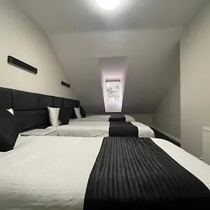 Hosted By Ryan - 3 Bedroom Penthouse , Liverpool United Kingdom