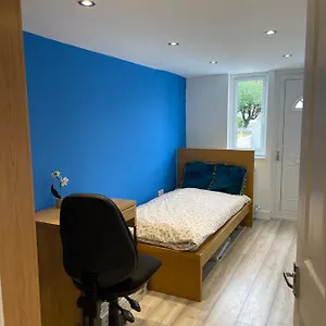One Bedroom In Spacious Bungalow, Free Parking & Private Entrance , Edinburgh United Kingdom