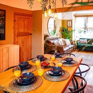 Boho House: Hot Tub Cleethorpes