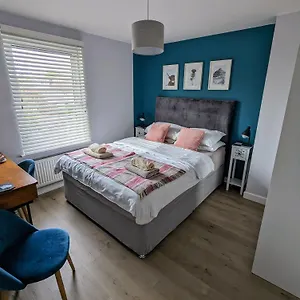 Cosy Guest In A Family With Free Parking , Edinburgh United Kingdom
